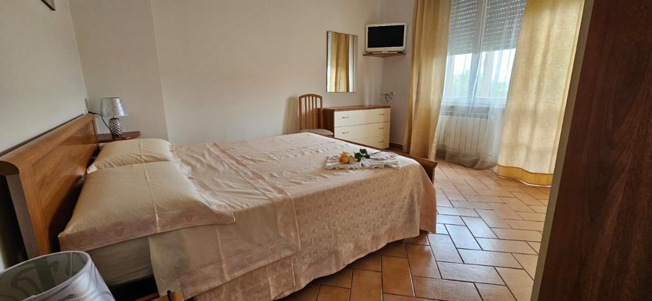 Delizioso Appartamento Collinare Limigiano Exterior photo
