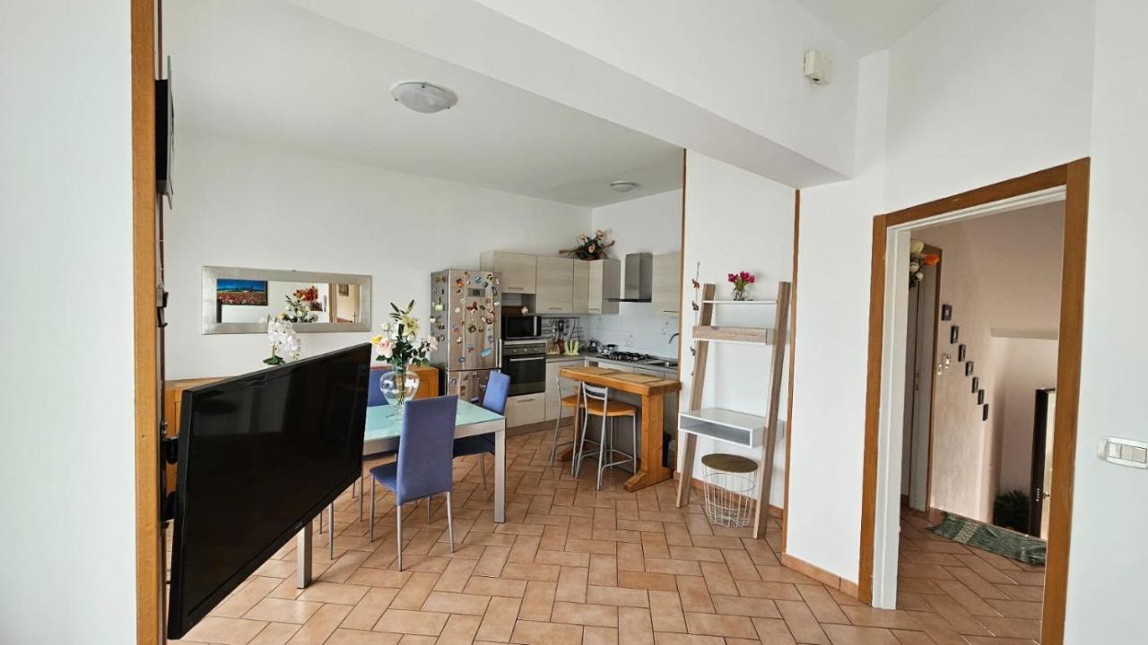 Delizioso Appartamento Collinare Limigiano Exterior photo
